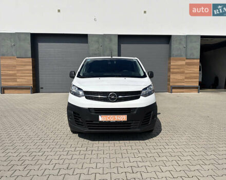 Белый Опель Виваро, объемом двигателя 1.5 л и пробегом 239 тыс. км за 13000 $, фото 5 на Automoto.ua