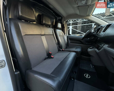 Белый Опель Виваро, объемом двигателя 2 л и пробегом 202 тыс. км за 18999 $, фото 24 на Automoto.ua