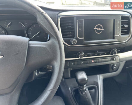 Белый Опель Виваро, объемом двигателя 1.5 л и пробегом 239 тыс. км за 13000 $, фото 14 на Automoto.ua