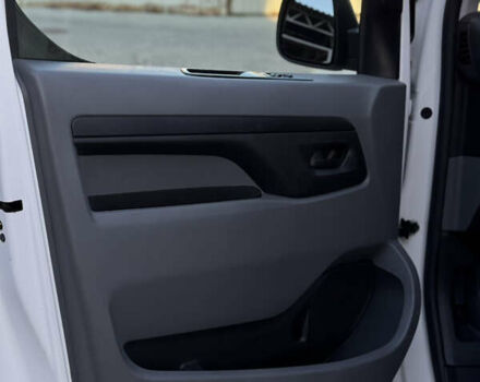 Белый Опель Виваро, объемом двигателя 2 л и пробегом 202 тыс. км за 18999 $, фото 9 на Automoto.ua