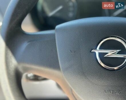 Білий Опель Віваро, об'ємом двигуна 1.5 л та пробігом 82 тис. км за 19900 $, фото 25 на Automoto.ua