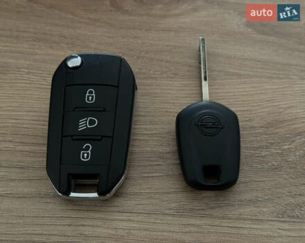 Белый Опель Виваро, объемом двигателя 2 л и пробегом 202 тыс. км за 18999 $, фото 7 на Automoto.ua