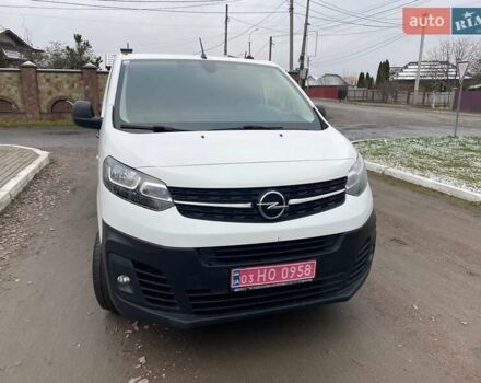 Білий Опель Віваро, об'ємом двигуна 2 л та пробігом 225 тис. км за 16000 $, фото 2 на Automoto.ua