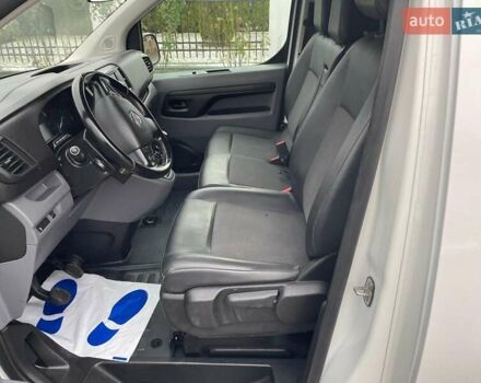 Білий Опель Віваро, об'ємом двигуна 2 л та пробігом 225 тис. км за 16000 $, фото 11 на Automoto.ua