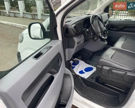 Білий Опель Віваро, об'ємом двигуна 2 л та пробігом 225 тис. км за 16000 $, фото 10 на Automoto.ua