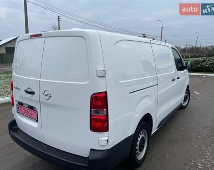 Білий Опель Віваро, об'ємом двигуна 2 л та пробігом 225 тис. км за 16000 $, фото 4 на Automoto.ua