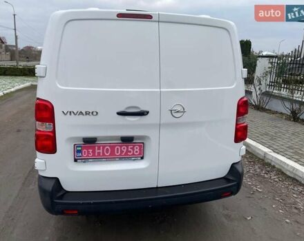 Білий Опель Віваро, об'ємом двигуна 2 л та пробігом 225 тис. км за 16000 $, фото 5 на Automoto.ua
