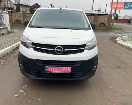 Білий Опель Віваро, об'ємом двигуна 2 л та пробігом 225 тис. км за 16000 $, фото 1 на Automoto.ua