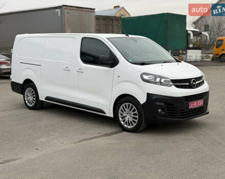 Белый Опель Виваро, объемом двигателя 2 л и пробегом 109 тыс. км за 19200 $, фото 1 на Automoto.ua