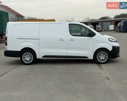 Белый Опель Виваро, объемом двигателя 2 л и пробегом 109 тыс. км за 19200 $, фото 4 на Automoto.ua