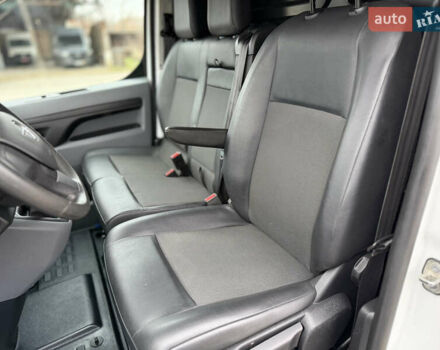 Белый Опель Виваро, объемом двигателя 2 л и пробегом 109 тыс. км за 19200 $, фото 20 на Automoto.ua