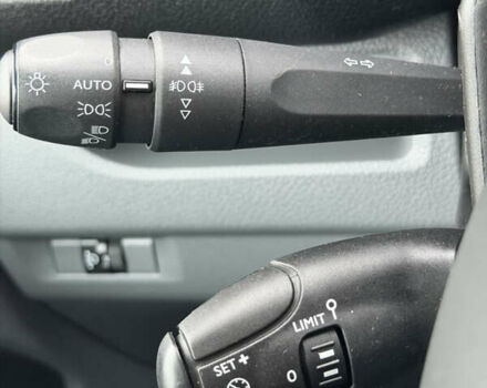 Белый Опель Виваро, объемом двигателя 2 л и пробегом 109 тыс. км за 19200 $, фото 24 на Automoto.ua