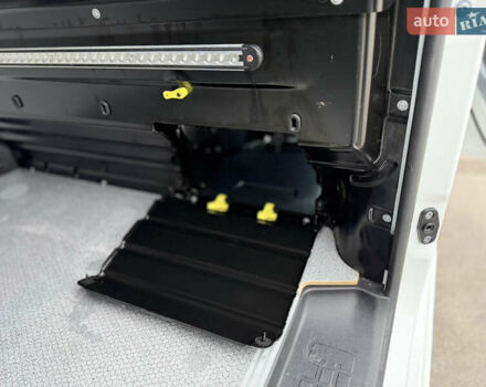 Белый Опель Виваро, объемом двигателя 2 л и пробегом 109 тыс. км за 19200 $, фото 13 на Automoto.ua