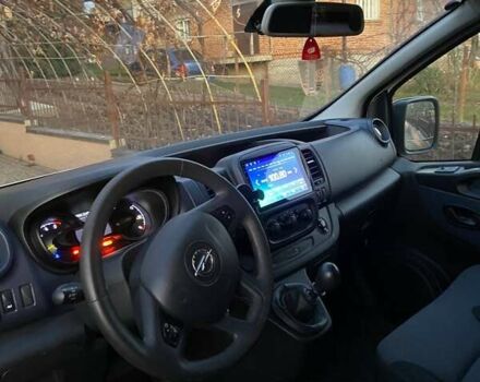 Белый Опель Виваро, объемом двигателя 1.6 л и пробегом 130 тыс. км за 15000 $, фото 23 на Automoto.ua