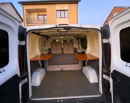 Белый Опель Виваро, объемом двигателя 1.6 л и пробегом 130 тыс. км за 15000 $, фото 14 на Automoto.ua