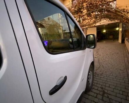 Белый Опель Виваро, объемом двигателя 1.6 л и пробегом 130 тыс. км за 15000 $, фото 4 на Automoto.ua