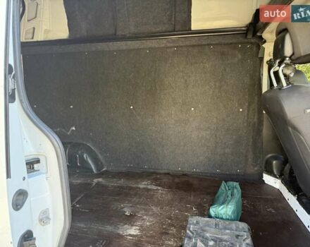 Белый Опель Виваро, объемом двигателя 1.6 л и пробегом 325 тыс. км за 11600 $, фото 5 на Automoto.ua