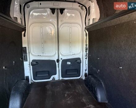 Белый Опель Виваро, объемом двигателя 1.6 л и пробегом 325 тыс. км за 11600 $, фото 3 на Automoto.ua