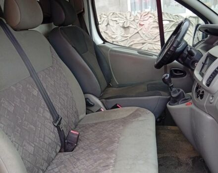 Белый Опель Виваро, объемом двигателя 1.9 л и пробегом 500 тыс. км за 3700 $, фото 5 на Automoto.ua