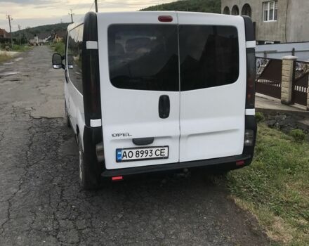 Белый Опель Виваро, объемом двигателя 1.9 л и пробегом 400 тыс. км за 5500 $, фото 2 на Automoto.ua