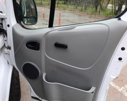 Білий Опель Віваро, об'ємом двигуна 1.9 л та пробігом 386 тис. км за 5800 $, фото 7 на Automoto.ua