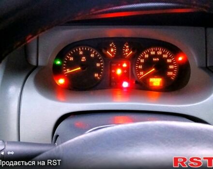 Білий Опель Віваро, об'ємом двигуна 1.9 л та пробігом 360 тис. км за 6400 $, фото 7 на Automoto.ua