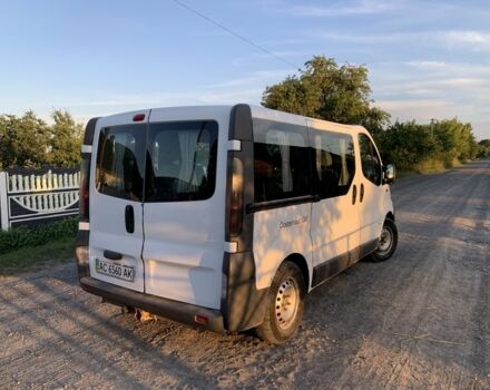 Белый Опель Виваро, объемом двигателя 1.9 л и пробегом 437 тыс. км за 5500 $, фото 2 на Automoto.ua