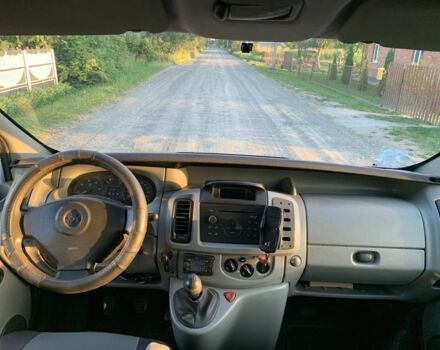 Белый Опель Виваро, объемом двигателя 1.9 л и пробегом 437 тыс. км за 5500 $, фото 4 на Automoto.ua