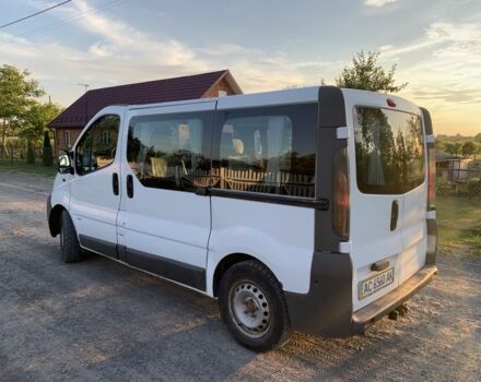 Белый Опель Виваро, объемом двигателя 1.9 л и пробегом 437 тыс. км за 5500 $, фото 1 на Automoto.ua