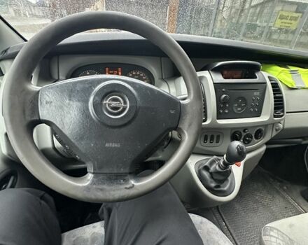 Белый Опель Виваро, объемом двигателя 1.9 л и пробегом 350 тыс. км за 3700 $, фото 6 на Automoto.ua