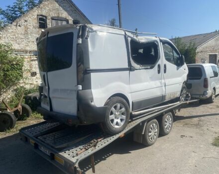 Белый Опель Виваро, объемом двигателя 2.5 л и пробегом 250 тыс. км за 2700 $, фото 2 на Automoto.ua