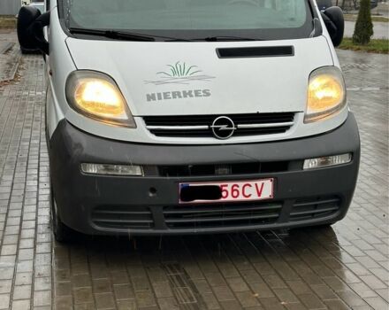 Белый Опель Виваро, объемом двигателя 1.9 л и пробегом 350 тыс. км за 3700 $, фото 1 на Automoto.ua