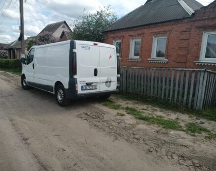 Белый Опель Виваро, объемом двигателя 2.5 л и пробегом 375 тыс. км за 5276 $, фото 1 на Automoto.ua