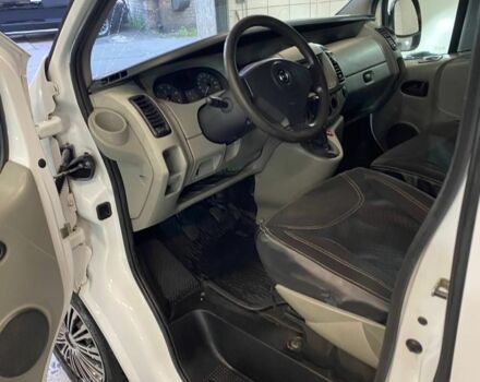 Белый Опель Виваро, объемом двигателя 1.9 л и пробегом 370 тыс. км за 6500 $, фото 3 на Automoto.ua