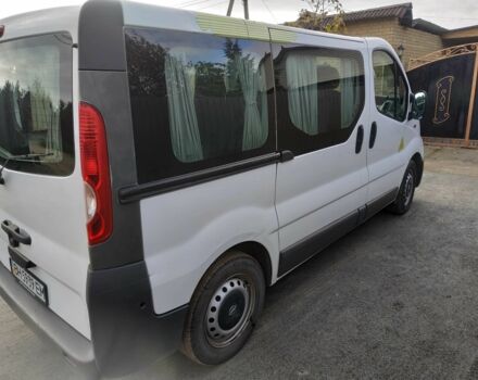 Белый Опель Виваро, объемом двигателя 2.5 л и пробегом 147 тыс. км за 8700 $, фото 4 на Automoto.ua