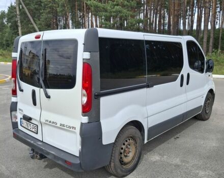 Белый Опель Виваро, объемом двигателя 2.5 л и пробегом 278 тыс. км за 10500 $, фото 2 на Automoto.ua