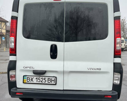 Белый Опель Виваро, объемом двигателя 2 л и пробегом 260 тыс. км за 7500 $, фото 5 на Automoto.ua
