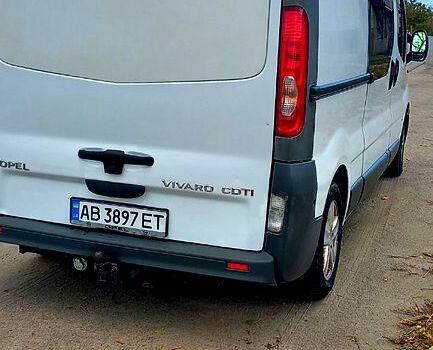 Белый Опель Виваро, объемом двигателя 2 л и пробегом 245 тыс. км за 8300 $, фото 8 на Automoto.ua