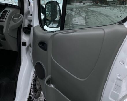 Білий Опель Віваро, об'ємом двигуна 2 л та пробігом 270 тис. км за 6999 $, фото 9 на Automoto.ua