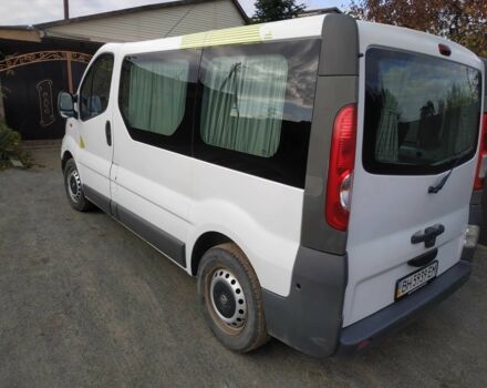 Белый Опель Виваро, объемом двигателя 2.5 л и пробегом 147 тыс. км за 8700 $, фото 3 на Automoto.ua