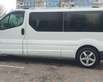 Белый Опель Виваро, объемом двигателя 2 л и пробегом 300 тыс. км за 7900 $, фото 4 на Automoto.ua