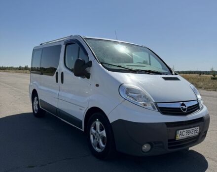 Белый Опель Виваро, объемом двигателя 2.5 л и пробегом 223 тыс. км за 8800 $, фото 1 на Automoto.ua