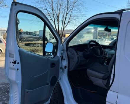 Белый Опель Виваро, объемом двигателя 2 л и пробегом 426 тыс. км за 5800 $, фото 12 на Automoto.ua