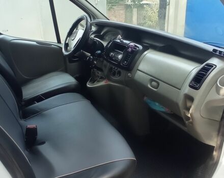 Белый Опель Виваро, объемом двигателя 2 л и пробегом 292 тыс. км за 8499 $, фото 6 на Automoto.ua