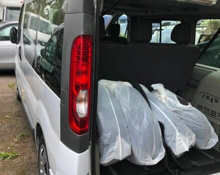 Белый Опель Виваро, объемом двигателя 2 л и пробегом 172 тыс. км за 3300 $, фото 8 на Automoto.ua