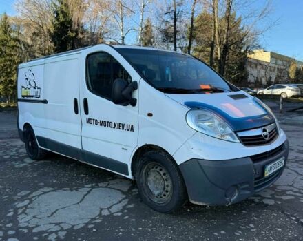 Белый Опель Виваро, объемом двигателя 2 л и пробегом 426 тыс. км за 5800 $, фото 4 на Automoto.ua