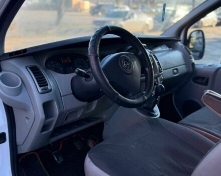 Белый Опель Виваро, объемом двигателя 2 л и пробегом 426 тыс. км за 5800 $, фото 13 на Automoto.ua