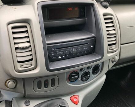 Белый Опель Виваро, объемом двигателя 2 л и пробегом 172 тыс. км за 3300 $, фото 9 на Automoto.ua