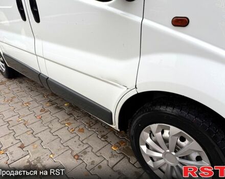 Белый Опель Виваро, объемом двигателя 2 л и пробегом 299 тыс. км за 8369 $, фото 3 на Automoto.ua