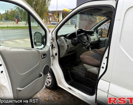 Белый Опель Виваро, объемом двигателя 2 л и пробегом 299 тыс. км за 8369 $, фото 2 на Automoto.ua